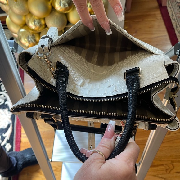 Brahmin Malia Sugar Tri Texture Excellent condition. - Picture 6 of 7